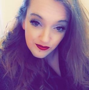 Meet your Posher, Becky